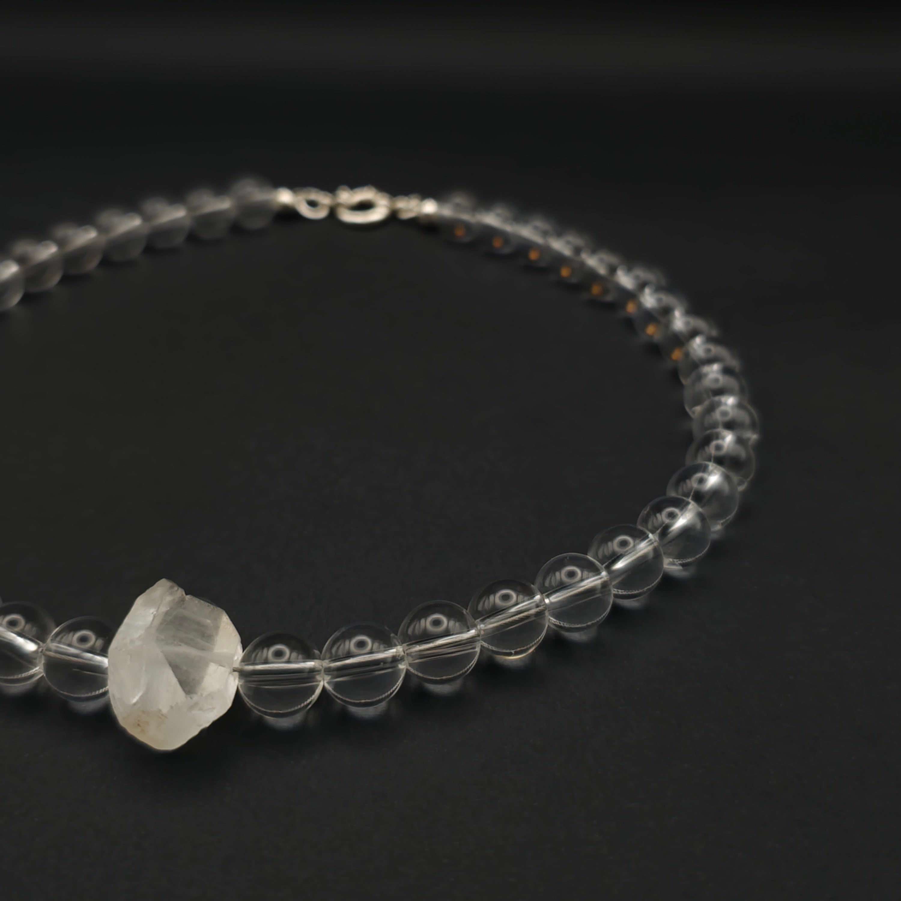 Uwazi: Crystal Quartz 10mm right view