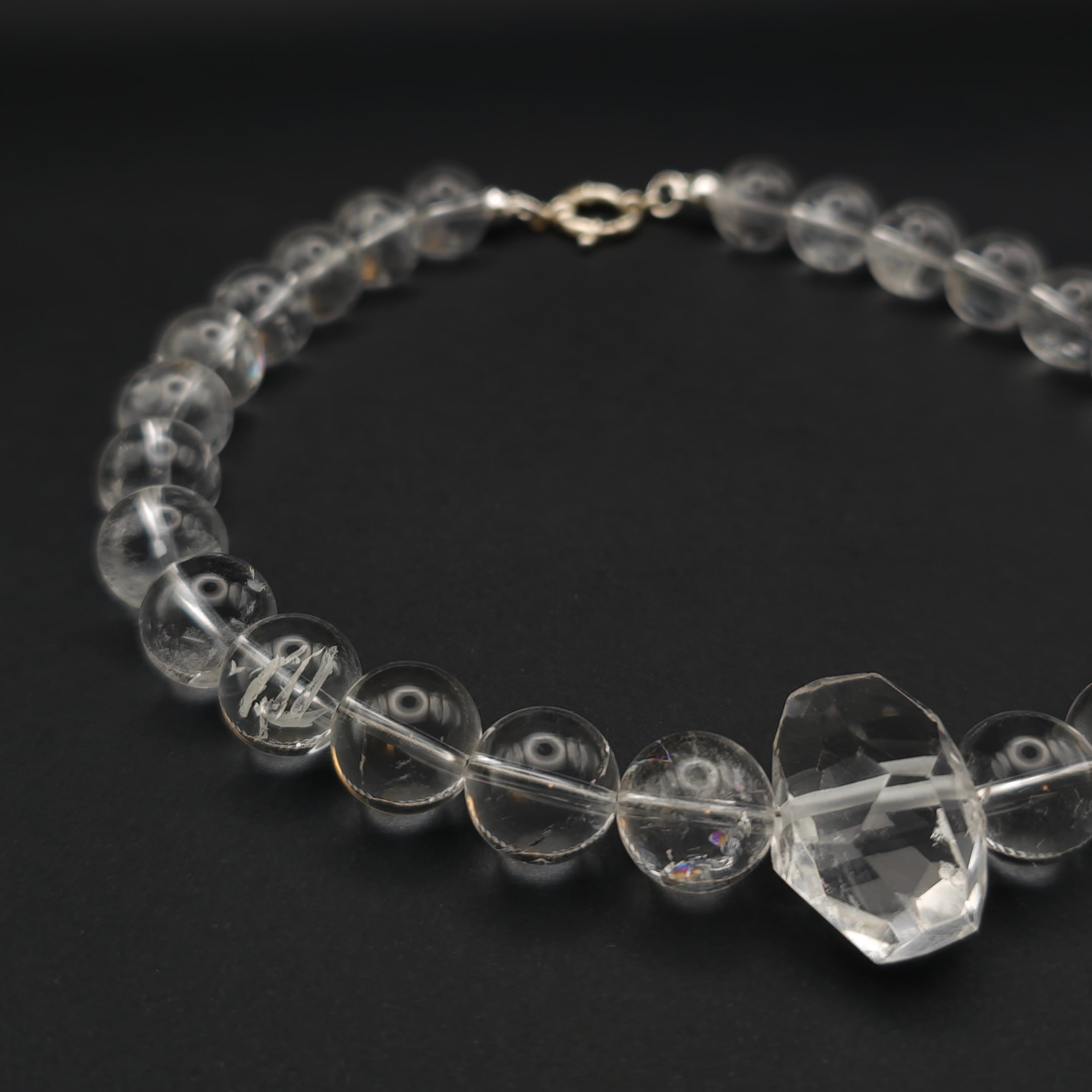 Uwazi: Crystal Quartz 14mm left view