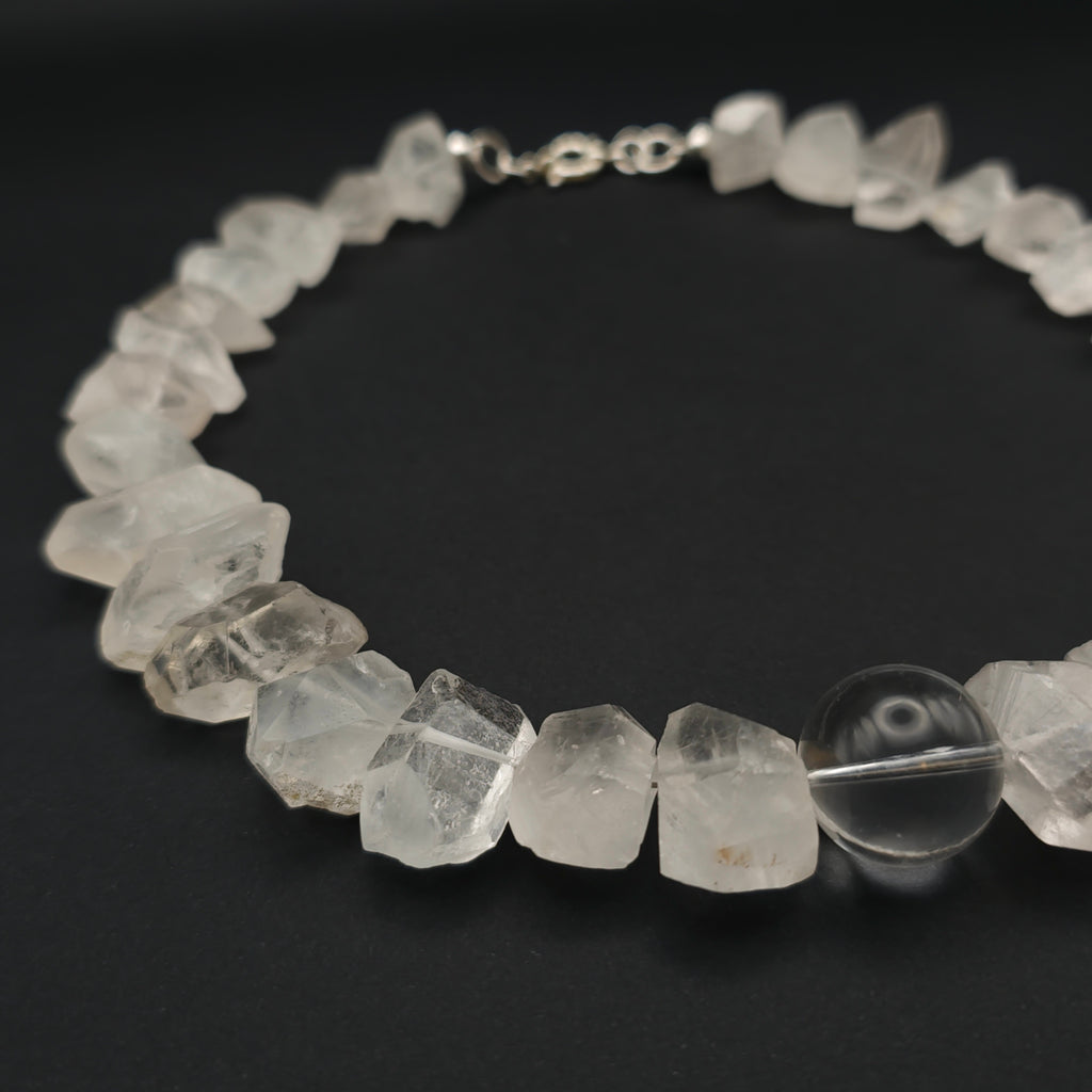 Uwazi: Raw Pearl Bergkristall left view