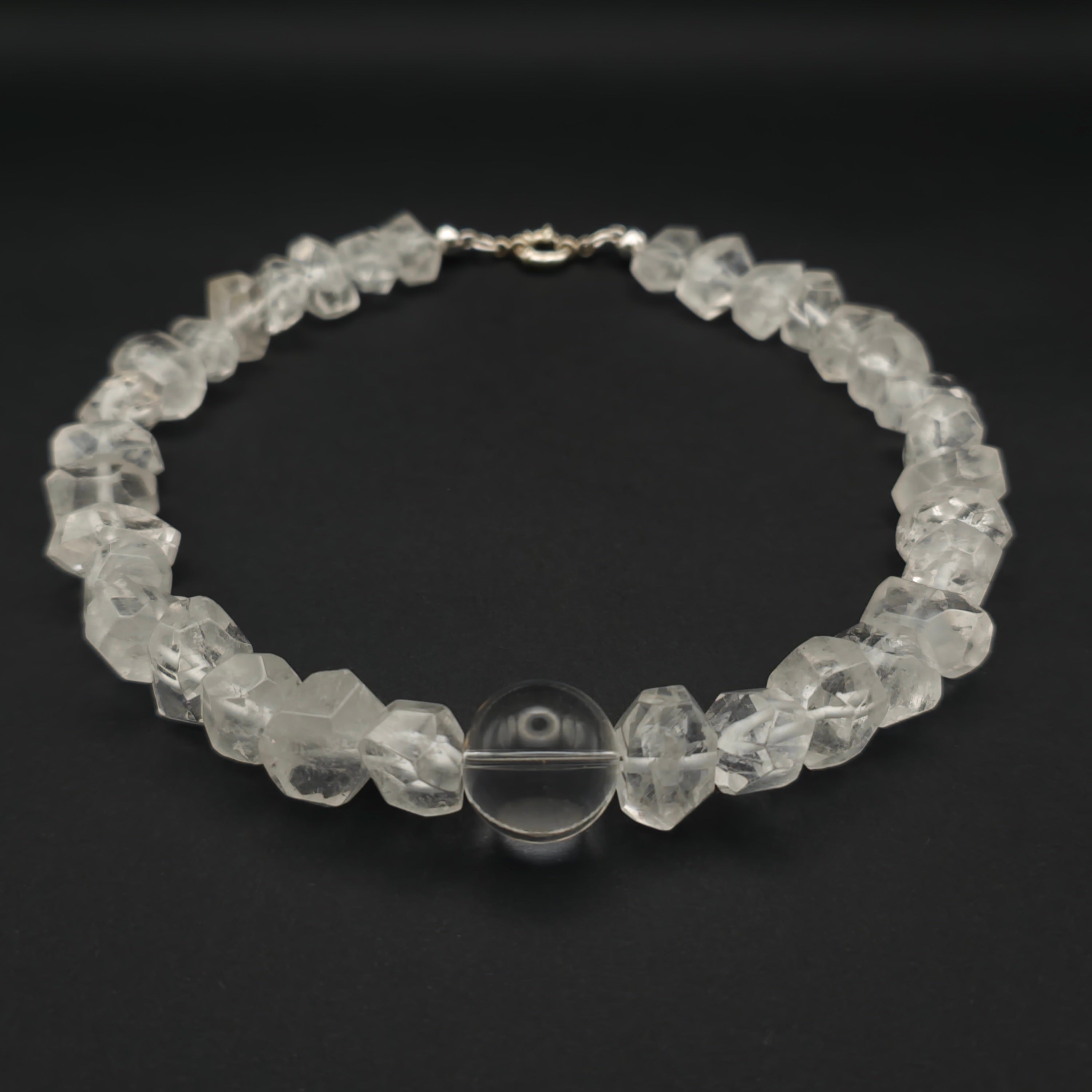 Uwazi: Tumbled-crystal quartz front view